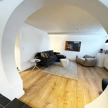 And Unique Basement With Parking * Odense