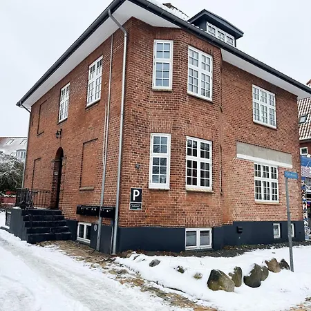 Apartamento And Unique Basement With Parking *
