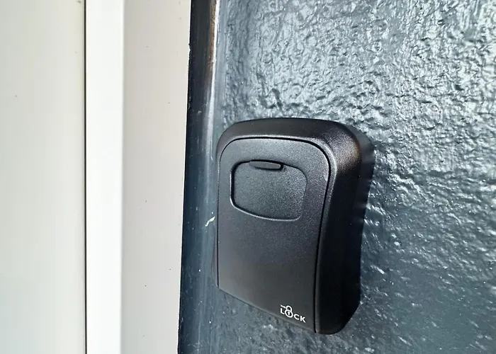 Apartment And Unique Basement With Parking Odense